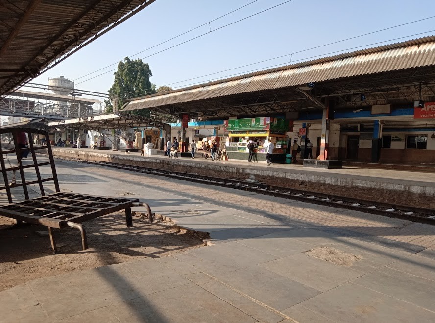 Vapi Railway Station, Geeta Nagar, Vapi, Gujarat, 396191