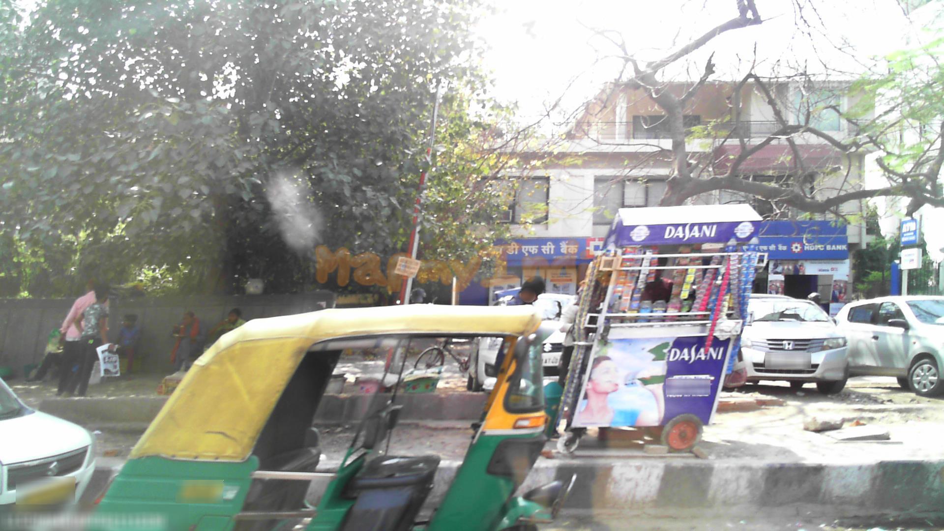 Delhi: Commuters to avoid Ashram-Lajpat Nagar flyover, PWD says gap between  girders not a concern