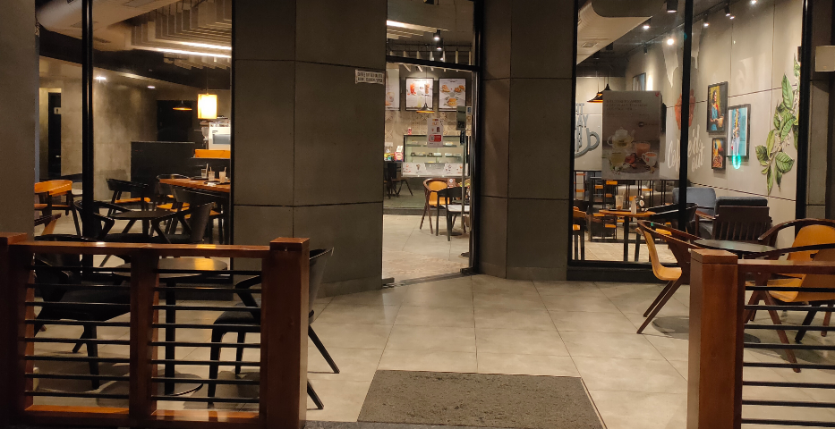 Cafe Coffee Day, SCO No 61, 62, Sector 82, International Airport